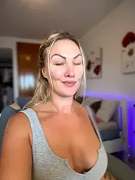 Stream-Bild von NastyMilf_