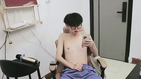 Stream-Bild von YT_11 auf Stripchat