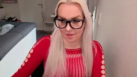 MIA-XXX webcam stripchat model stream image