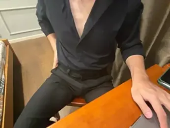 Stream-Bild von 17Komodo auf stripchat
