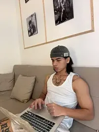 Mao_mdn webcam stripchat model stream image