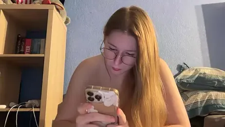 thepretiestgirlhere webcam stripchat model stream image