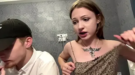 Stream-Bild von HornyChipsa